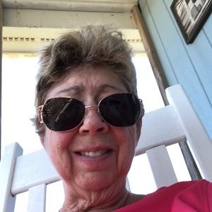 Meet your Posher, Ellen